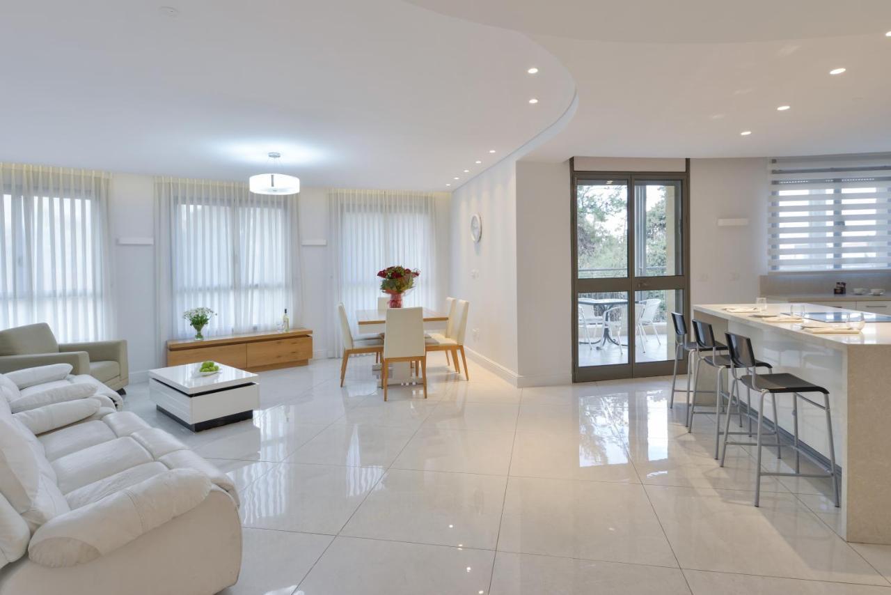 Litov Hotel - A Religious Boutique Hotel Yerusalem Bagian luar foto